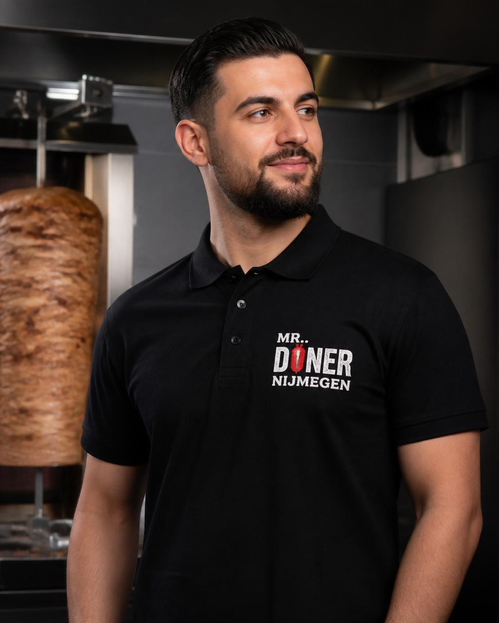 Model draagt caoswear bedrijfskleding — Mr. Döner Nijmegen